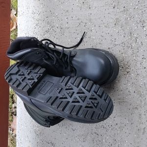 Never worn oil and slip resistant boots